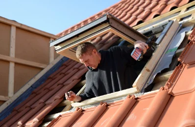 Pose de fenêtres de toit Velux à Essertaux